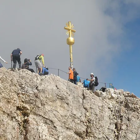 凯瑟琳度假屋 *